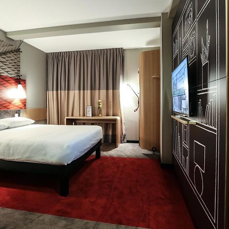Hotel Ibis Niort Est Mendes France Esterno foto
