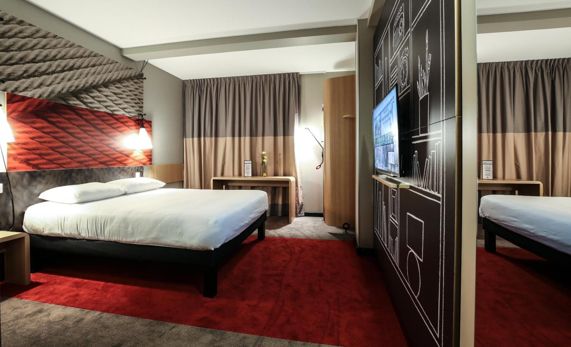 Hotel Ibis Niort Est Mendes France Esterno foto