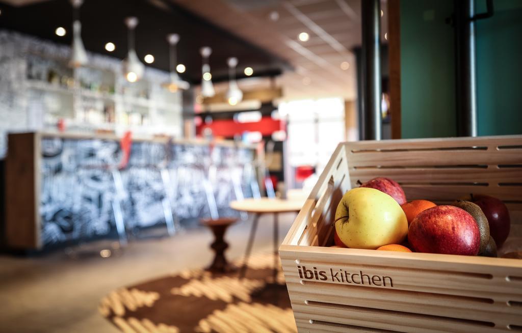 Hotel Ibis Niort Est Mendes France Esterno foto