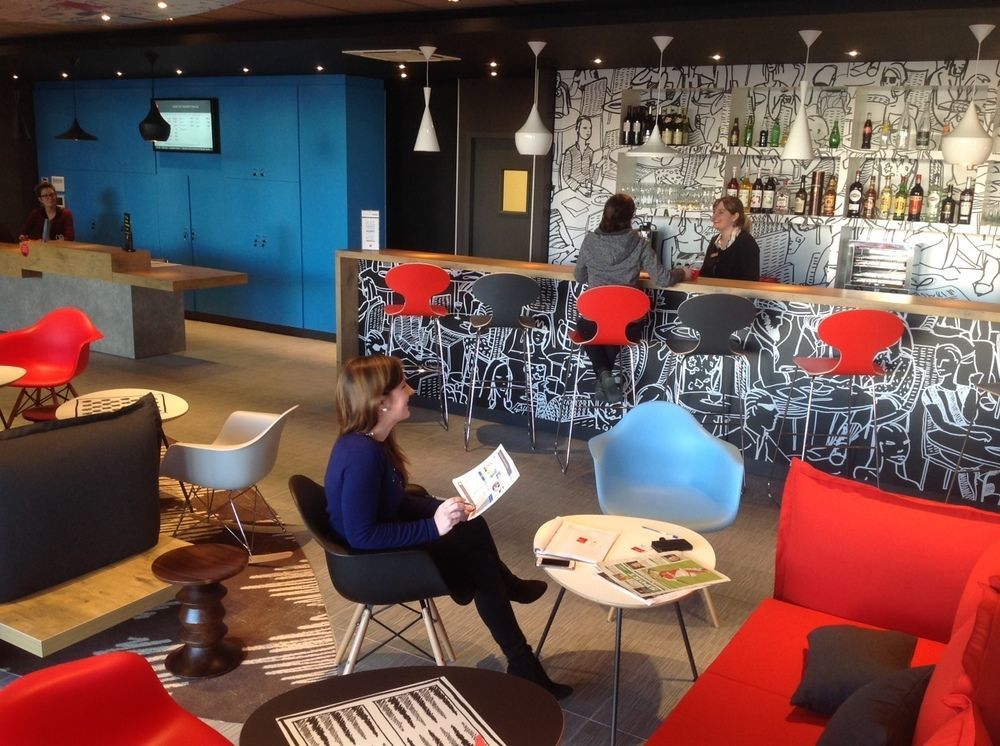 Hotel Ibis Niort Est Mendes France Esterno foto
