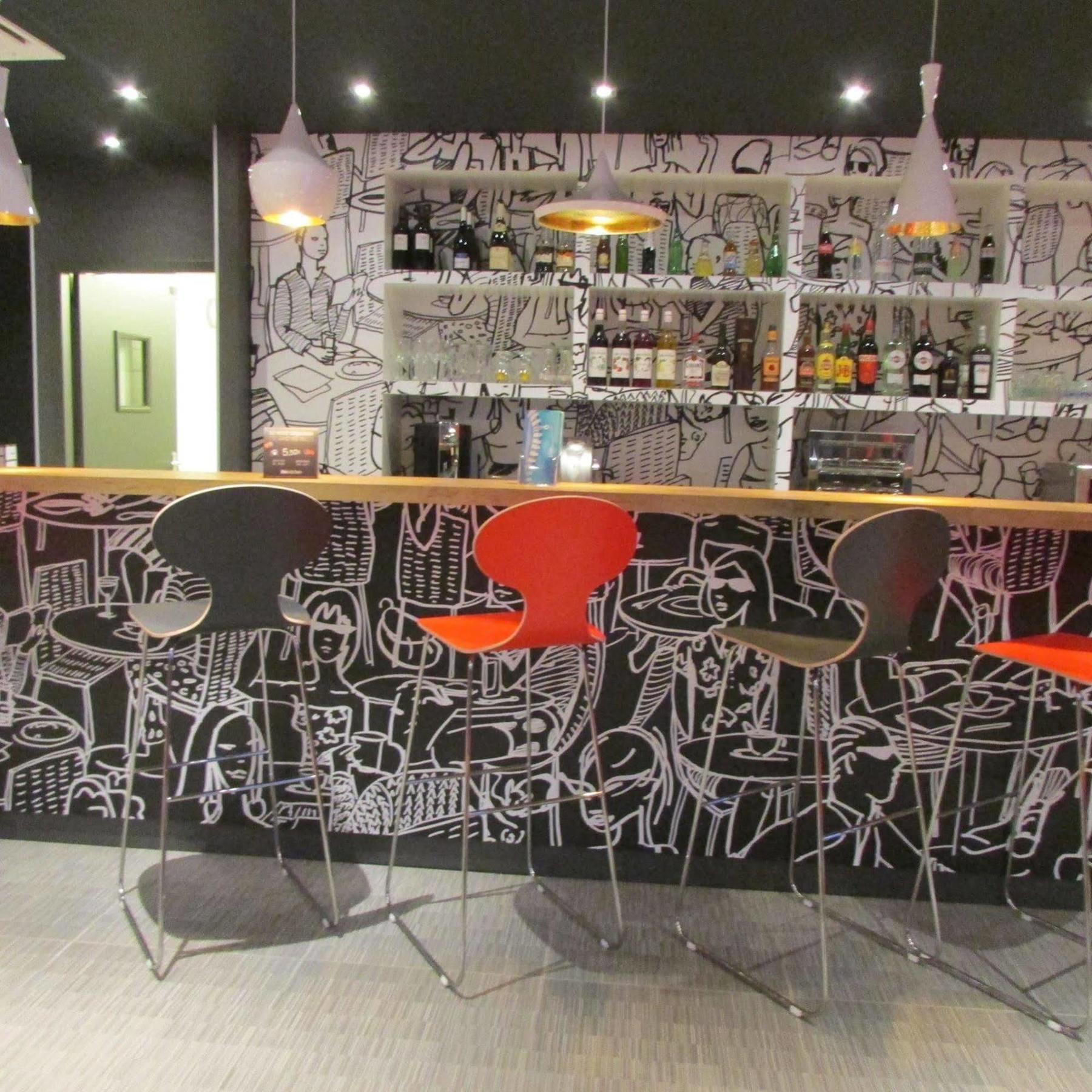 Hotel Ibis Niort Est Mendes France Esterno foto