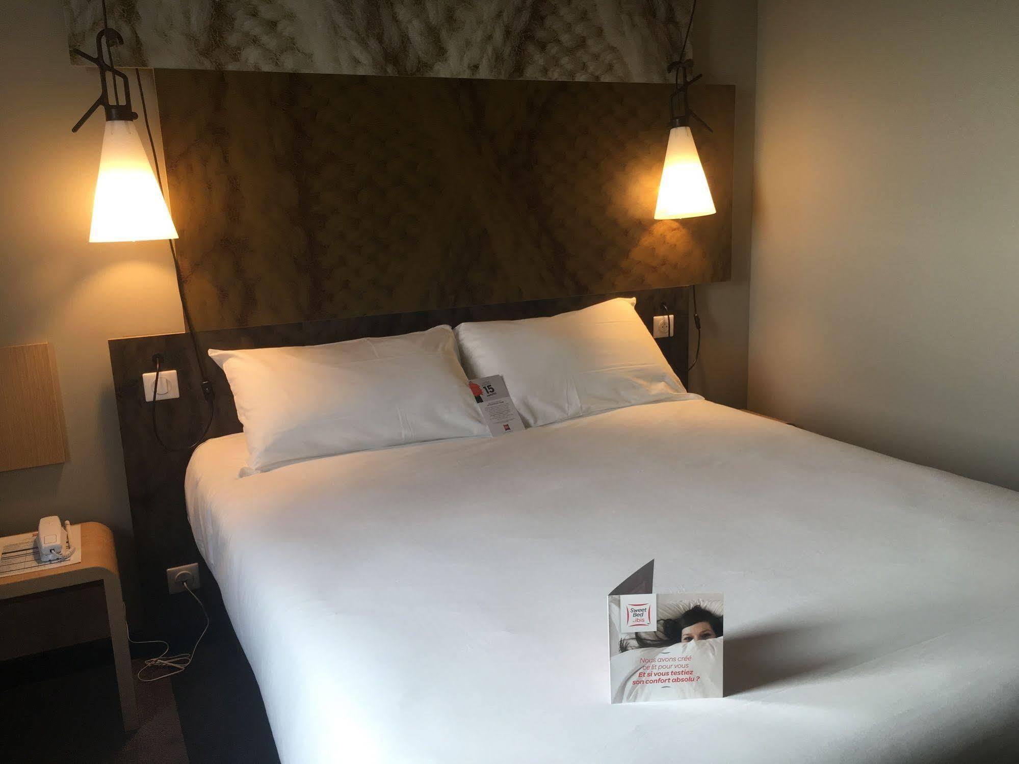 Hotel Ibis Niort Est Mendes France Esterno foto