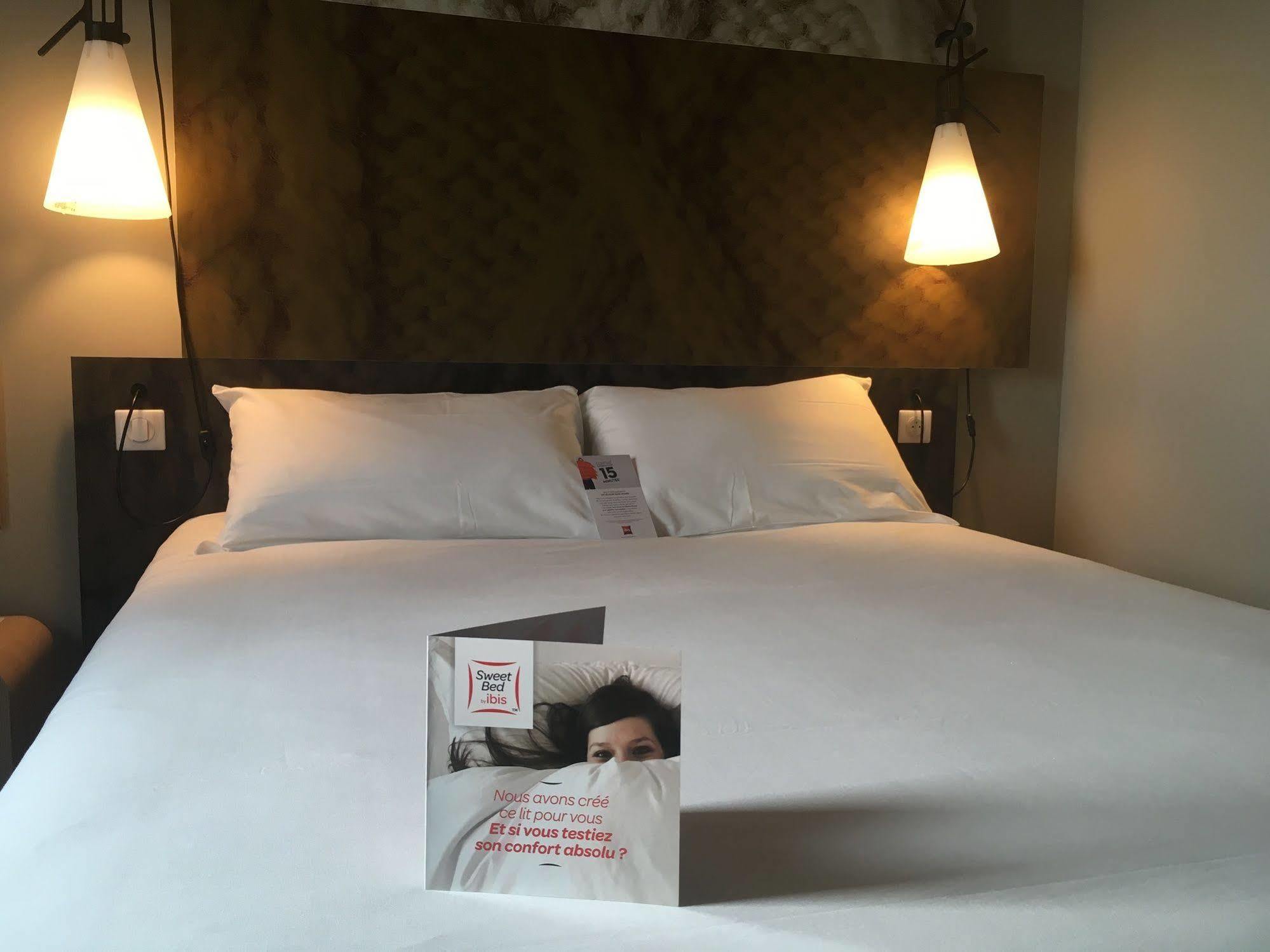 Hotel Ibis Niort Est Mendes France Esterno foto