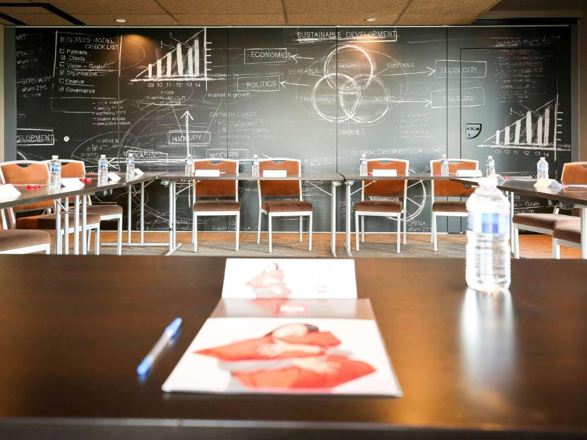 Hotel Ibis Niort Est Mendes France Esterno foto